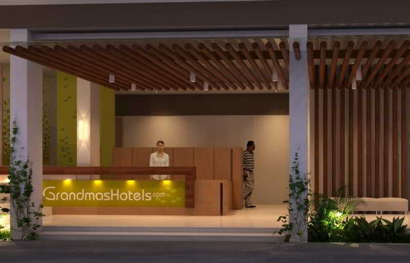 แกรนด์มาส พลัส โฮเทล เซมินยัค Hotel ภายนอก รูปภาพ
